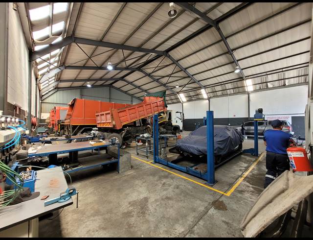 707M² WAREHOUSE TO LET IN OKAVANGO PARK